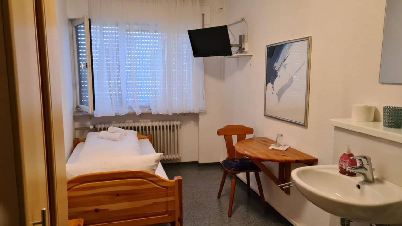 Landgasthof Rose Hotel Ditzingen Bagian luar foto